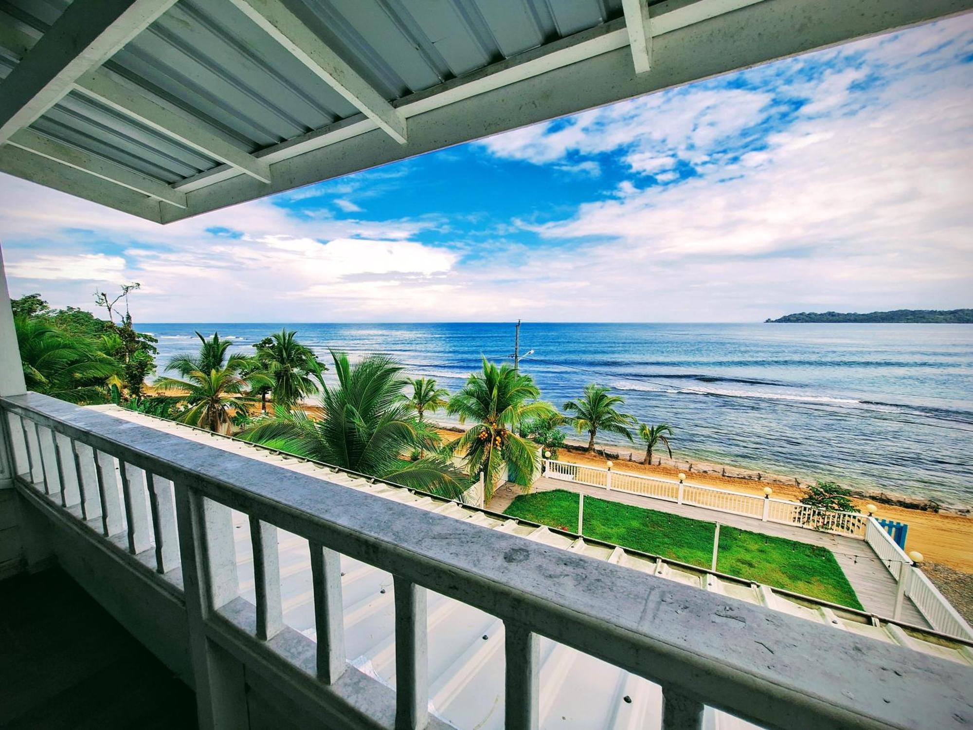 Paunch Beach Retreat Villa Bocas del Toro Exterior photo